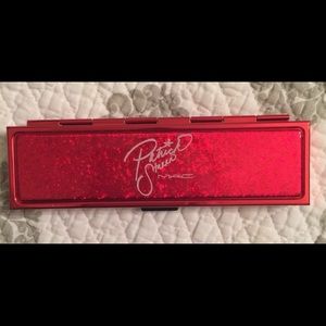 MAX EYESHADOW PALETTE